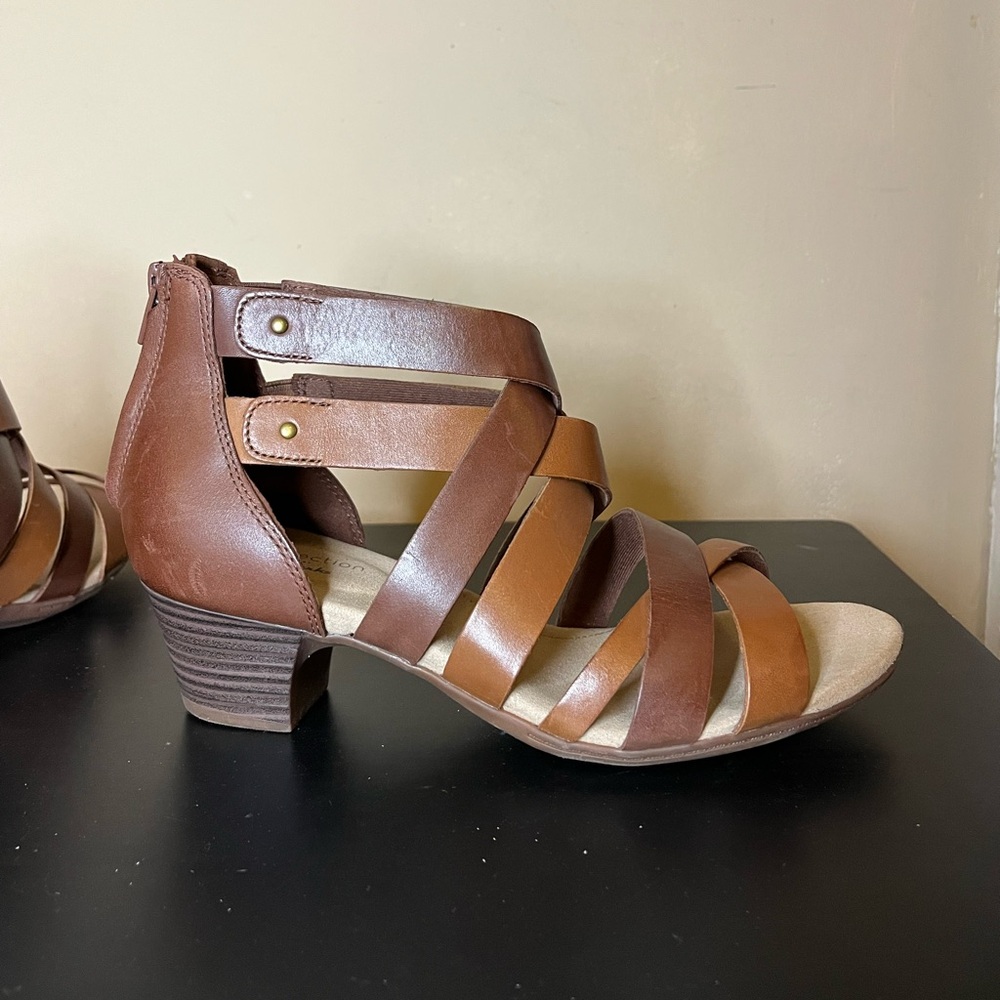 Clarks Valarie Dream heeled strappy sandal size 7 EUC - Picture 6 of 13
